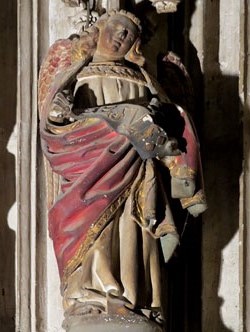 Imatge policromada al cor de la Catedral de Santa Cecília