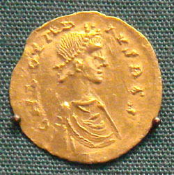 Moneda de Clotari II (584-628). British Museum