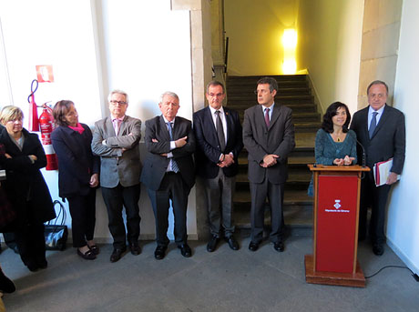 Inauguració d'un bust d'Agustí Riera i Pau, obra de Ció Abellí, a la Diputació de Girona