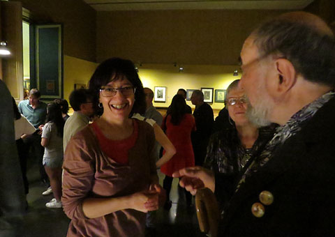 La comissària Eva Vàzquez amb l'artista Jordi Gispert durant la presentació