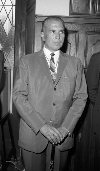 Pere Ordis Llach prenent possessió com a president de la Diputació durant un acte celebrat al seu despatx. 1967