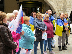 Concentració per la pau a Donbass a la plaça del Vi