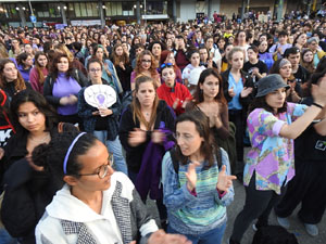 Commemoració del Dia de la Dona 2023 a la plaça de l'U d'octubre de 2017