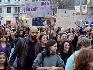 Commemoració del Dia de la Dona 2023 a la plaça de l'U d'octubre de 2017