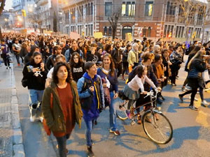 Commemoració del Dia de la Dona 2023 a la plaça de l'U d'octubre de 2017