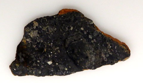 Meteorit lunar. Bretxa feldespàtica lunar localitzada a Tindouf, Algèria, el 2017. Confirmada paritat amb mostra lunar 61295 de l'Apollo 16